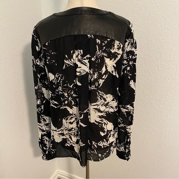 PARKER Leather Silk Top L Sleeve V Neck Abstract Floral White Black Print M - Picture 7 of 13